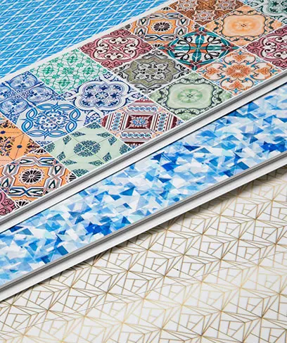 PANNEAUX DE REVÊTEMENT DÉCORATIFS EN PVC